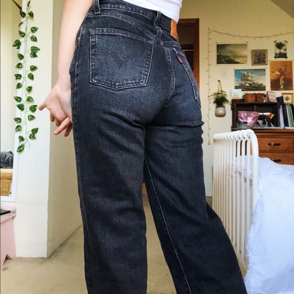 Levi’s Ribcage Straight ❤️‍🔥 (SOLD) - Picture 2 of 4